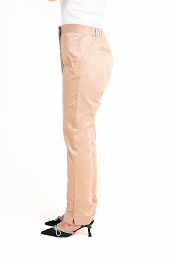 صورة بنطلون نسائي